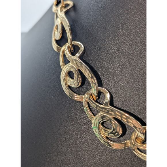 VTG Gold Tone Striated Dash Design Swirl Chain Link 17.5" Fold Over ClaspChoker - Picture 5 of 6